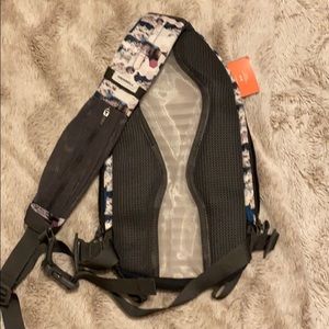 crest 8l sling